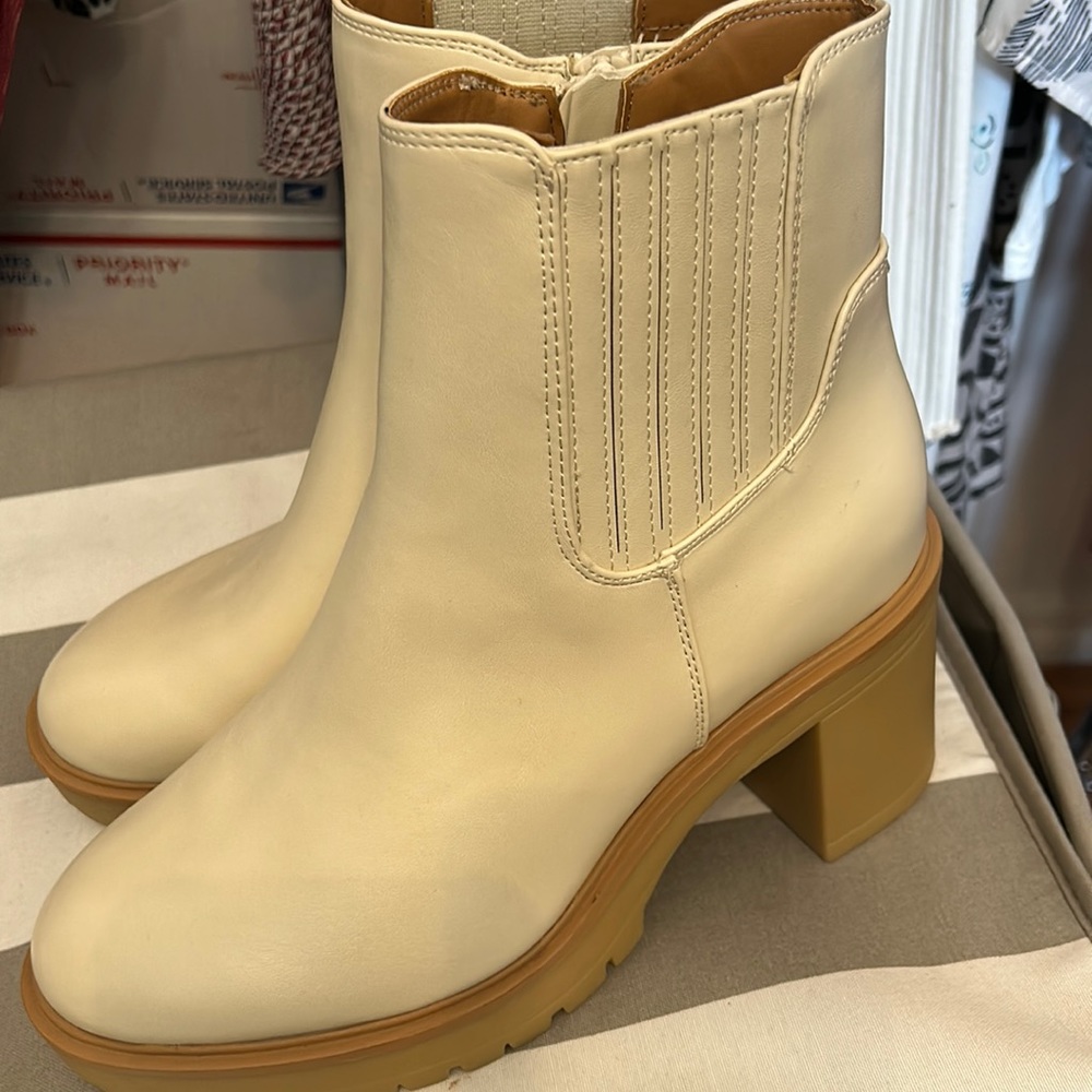 Universal Thread, Booties, Size 8, New Without Ta… - image 1